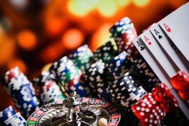 Live blackjack table on rolet keberuntungan with dealer and player cards visible
